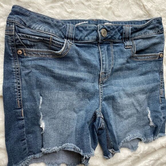 Seven7 Hi-Rise Distressed Denim Short - Women’s 8 - Picture 5 of 6